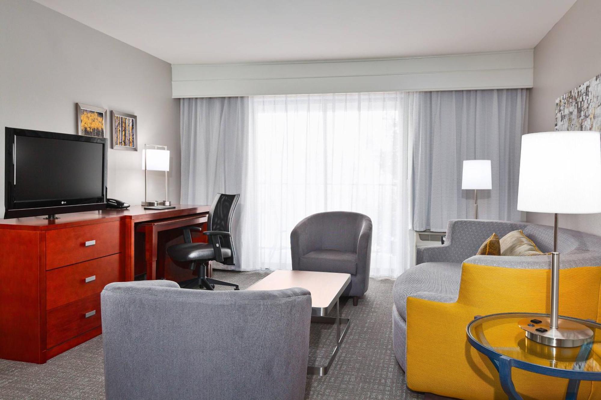 Courtyard By Marriott 3*