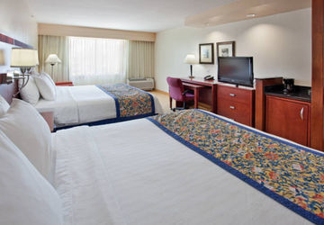 Courtyard By Marriott Hotel