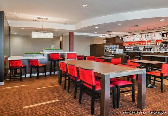 Courtyard By Marriott Hotel